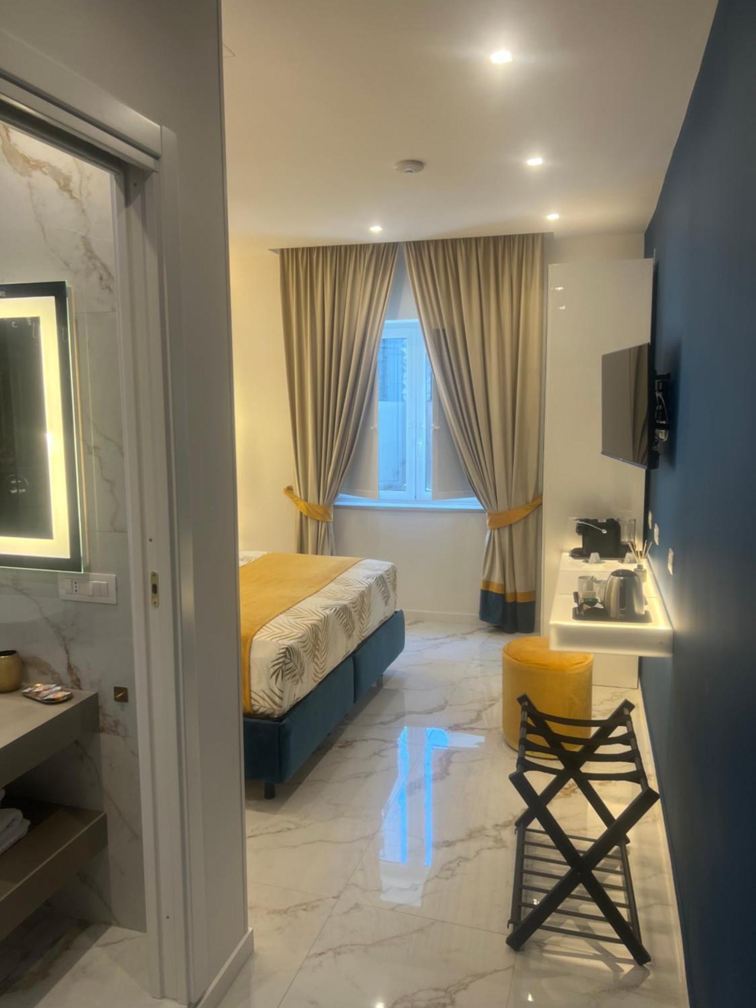La Lepre Artemide Bed & Breakfast Naples Exterior photo
